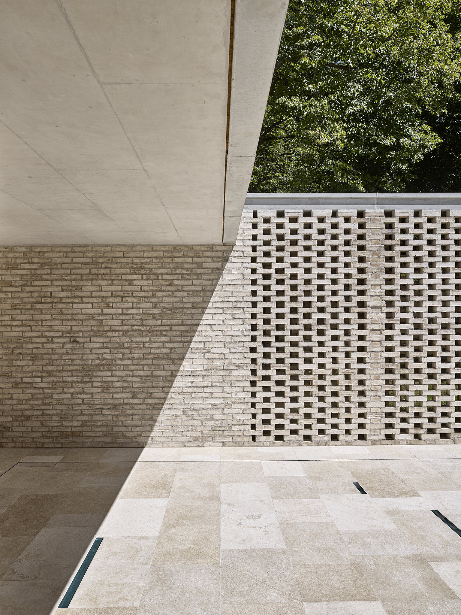 E17642 Alpa 066772 SCREEN 170828